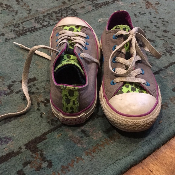 Girls converse - Picture 2 of 3